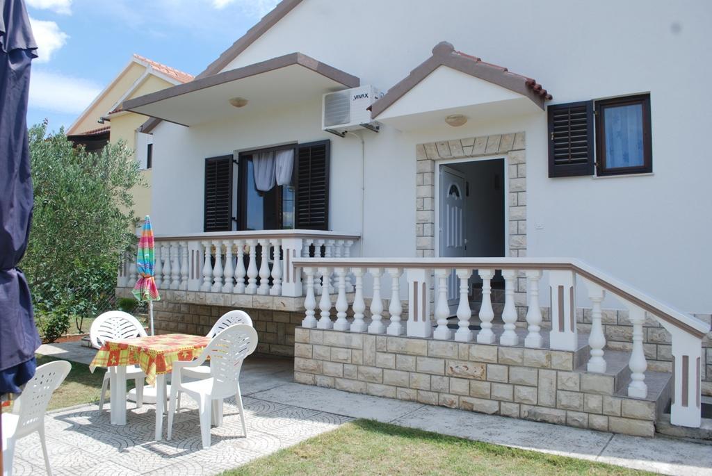 Apartment Mirjana Bibinje Bagian luar foto